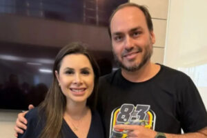 Carol De Toni e Carlos Bolsonaro são eleitos ao Senado por Santa Catarina