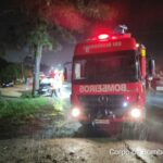 Motorista fica ferido após carro bater contra árvore em Gaspar