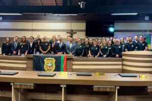 Polícia Civil reconhece trajetória de servidores em cerimônia em Brusque