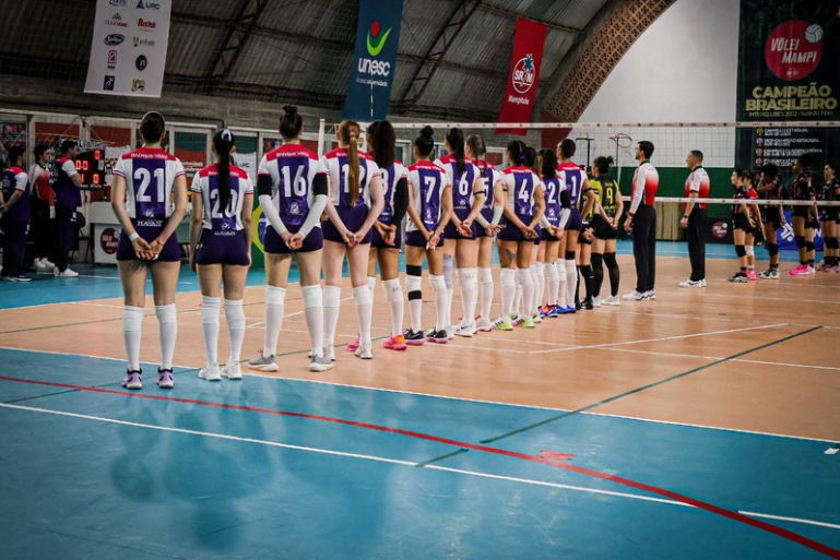 Brusque Vôlei vence Mampituba e abre semifinal do Estadual com vantagem