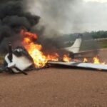 Avião vindo da Bolívia é interceptado pela FAB e piloto coloca fogo na aeronave